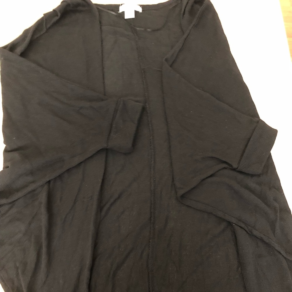 Long black cardigan with fitted sleeves